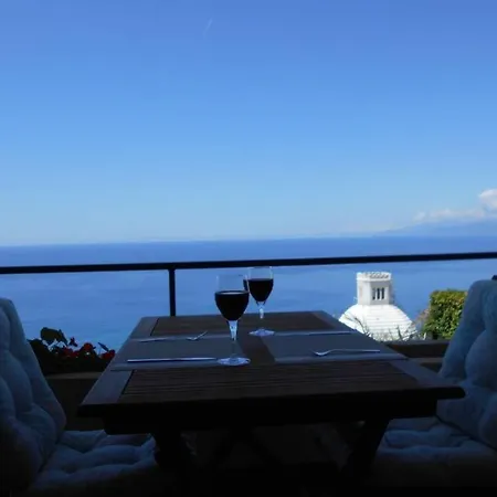 Elegant With Private Pool With Coastal Views *