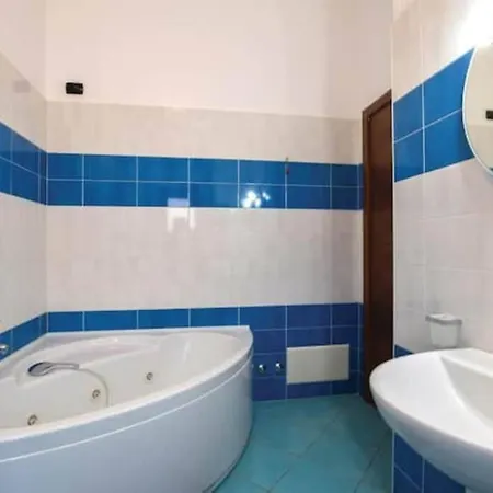 Elegant With Private Pool With Coastal Views *