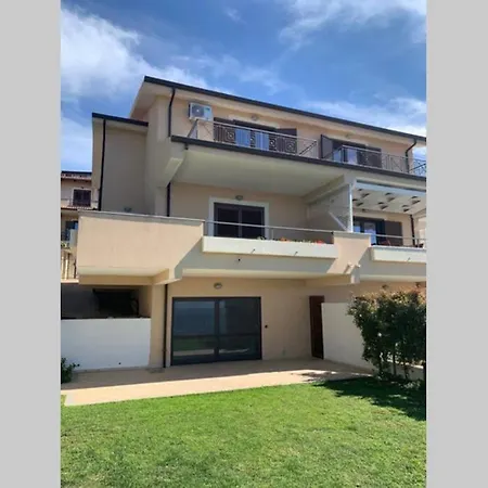 Elegant With Private Pool With Coastal Views ピッツォ